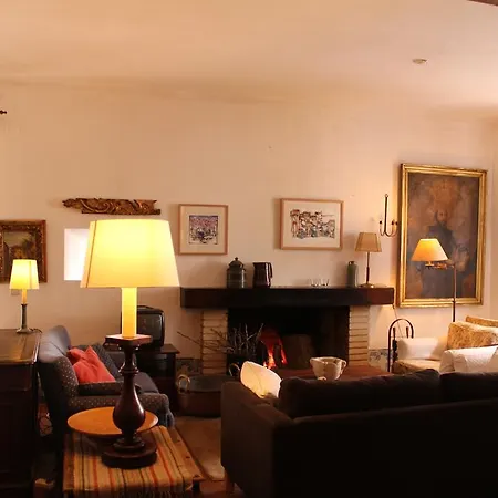 Casa Com Jardim Dentro Da Muralha De Ferienhaus