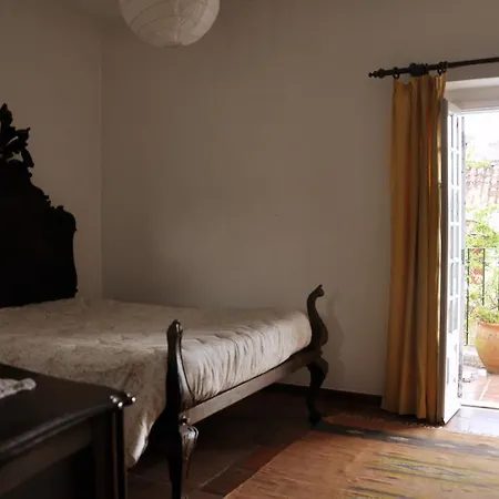Casa Com Jardim Dentro Da Muralha De Ferienhaus *