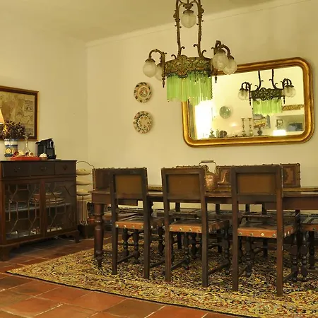 Casa Com Jardim Dentro Da Muralha De Ferienhaus